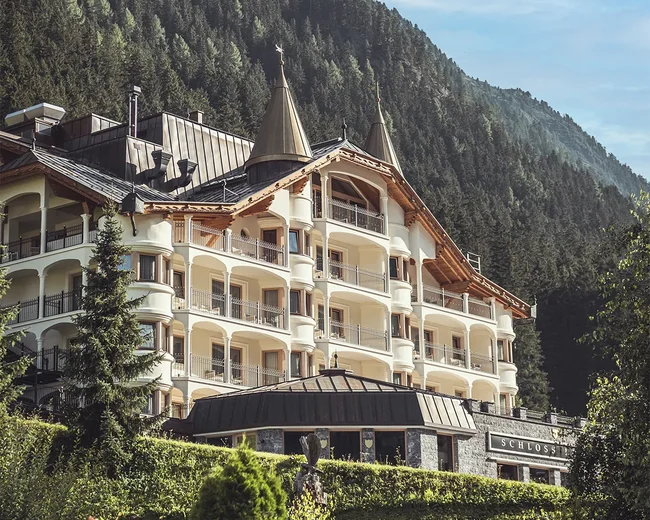 Simplify Hospitality | Cloudbasiertes Property Management System für unterwegs und vor Ort
