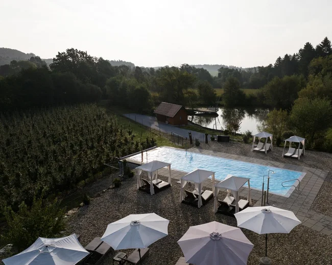 Simplify Hospitality | Cloudbasiertes Property Management System für unterwegs und vor Ort